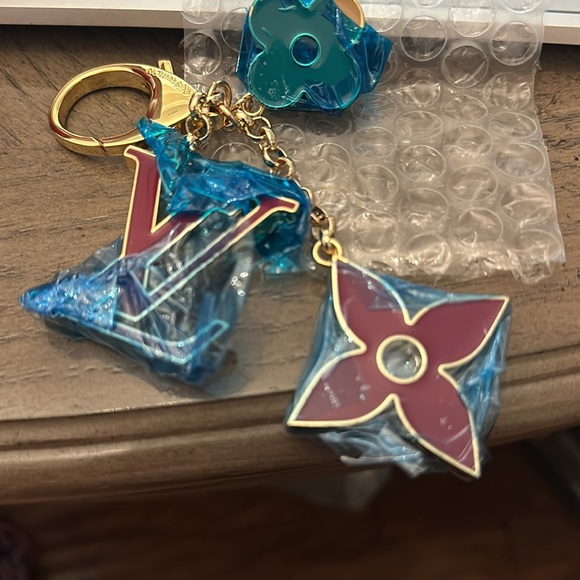 LV Key Chain - Picture 2 of 2